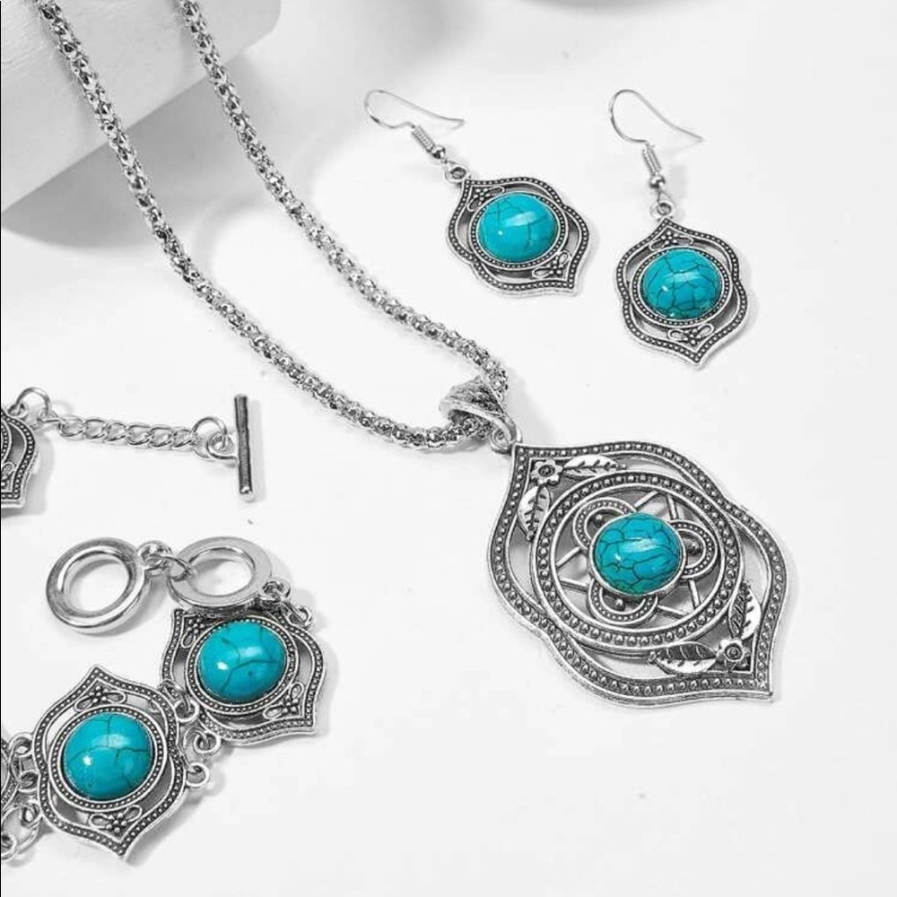 Vintage Inspired Bohemian 3-Piece Faux Turquoise Set Necklace Earrings Bracelet - Picture 13 of 13